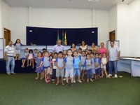 Alunos da educação infantil visitam a Câmara Municipal