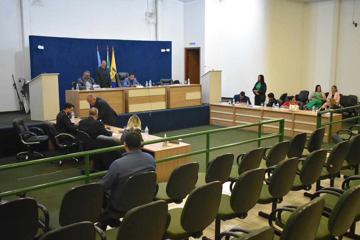 Câmara aprova 12 proposições