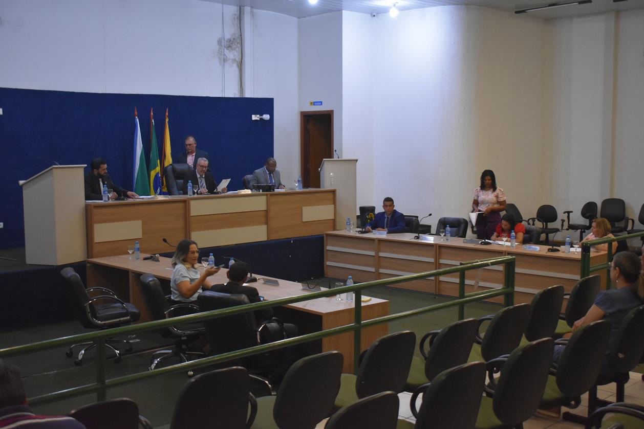 Câmara aprova 14 proposições 