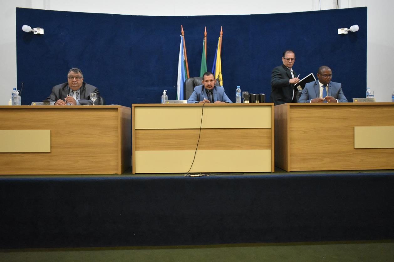 Lei da Mesa reajusta o salário dos agentes de segurança