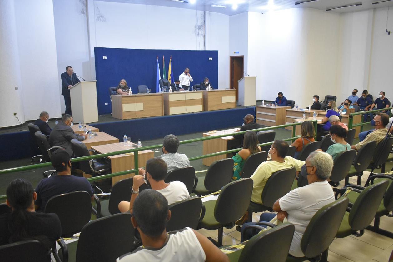 Sessão tem mensagem do prefeito e um requerimento aprovado