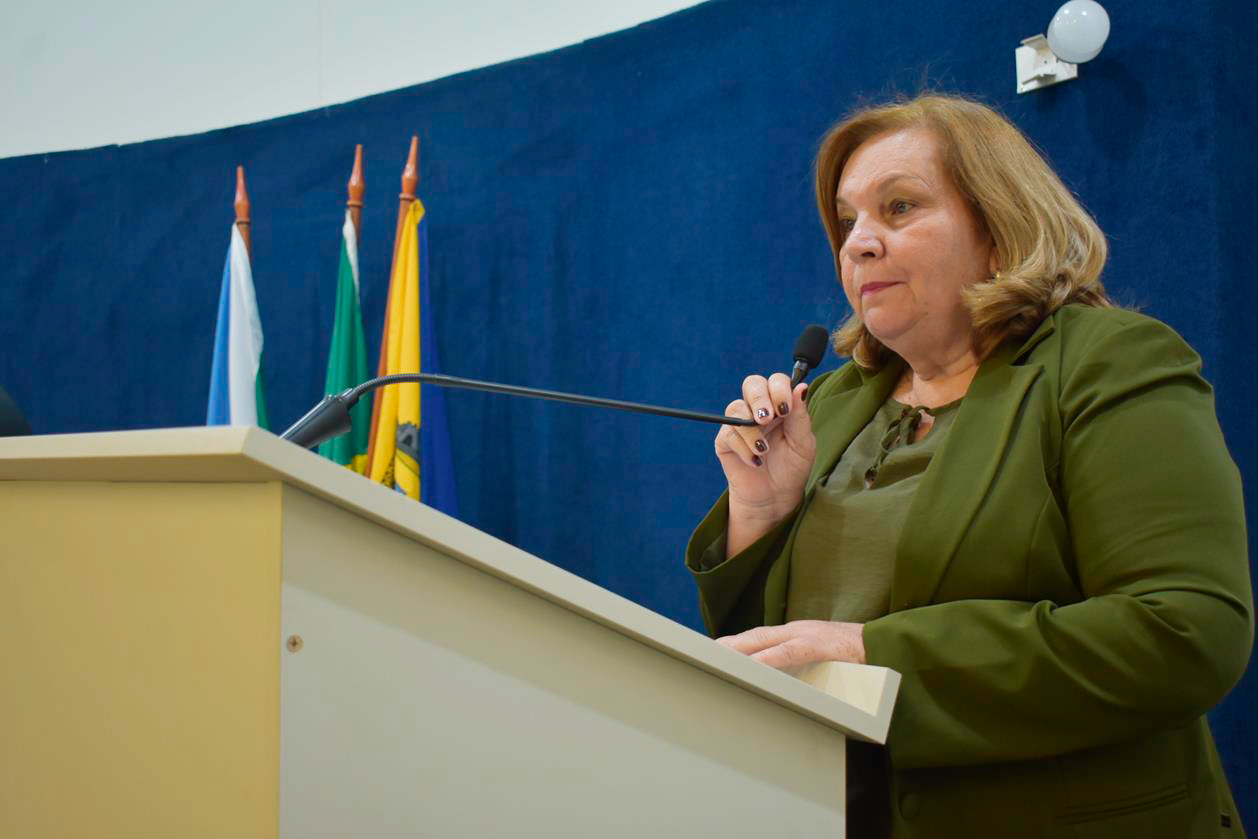 Tania Ferreira quer análise das águas das unidades de ensino e de saúde 