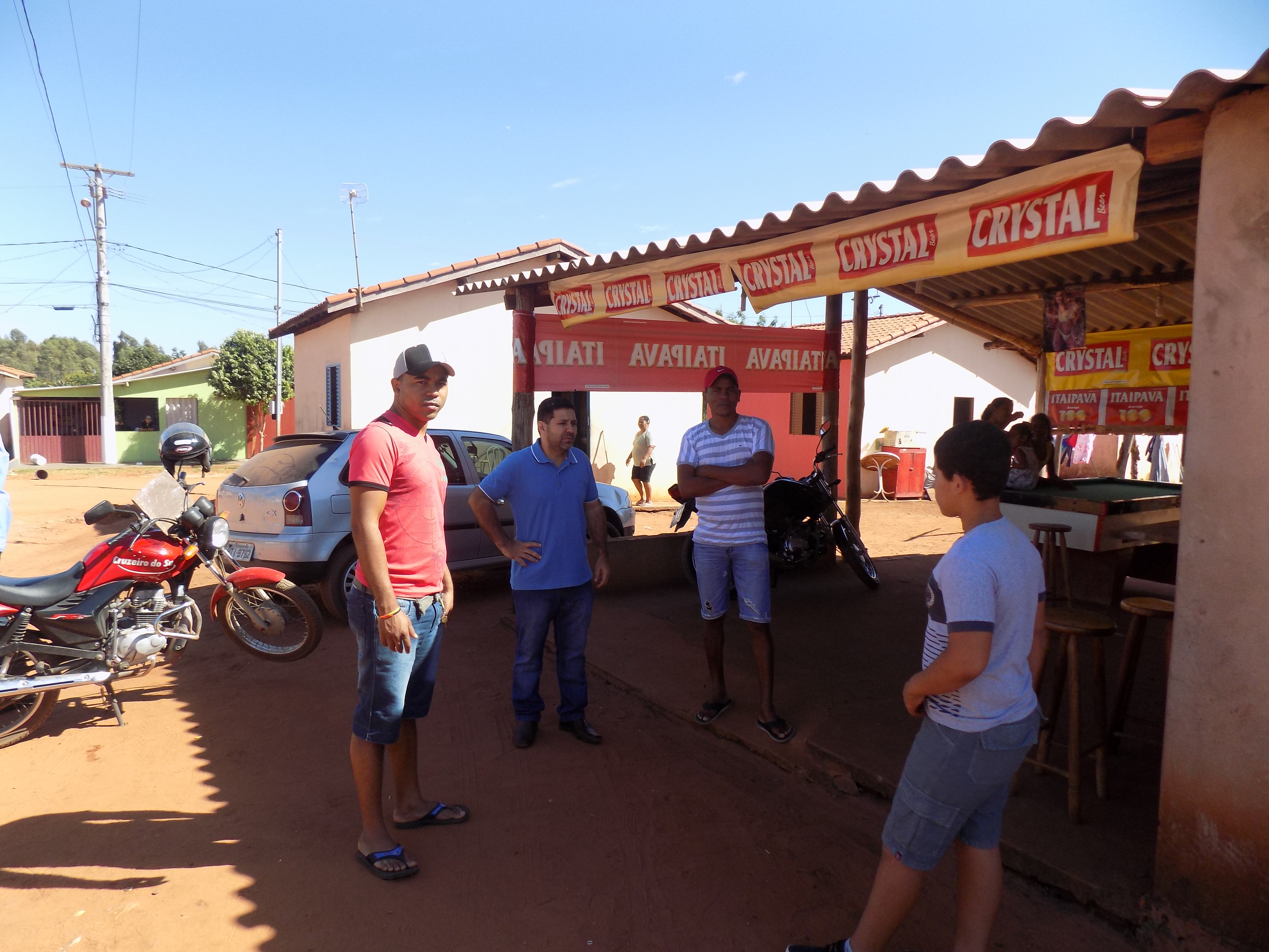 Vereador Adriano Nogueira visita Bairro São Joaquim para verificar falta de iluminação pública.