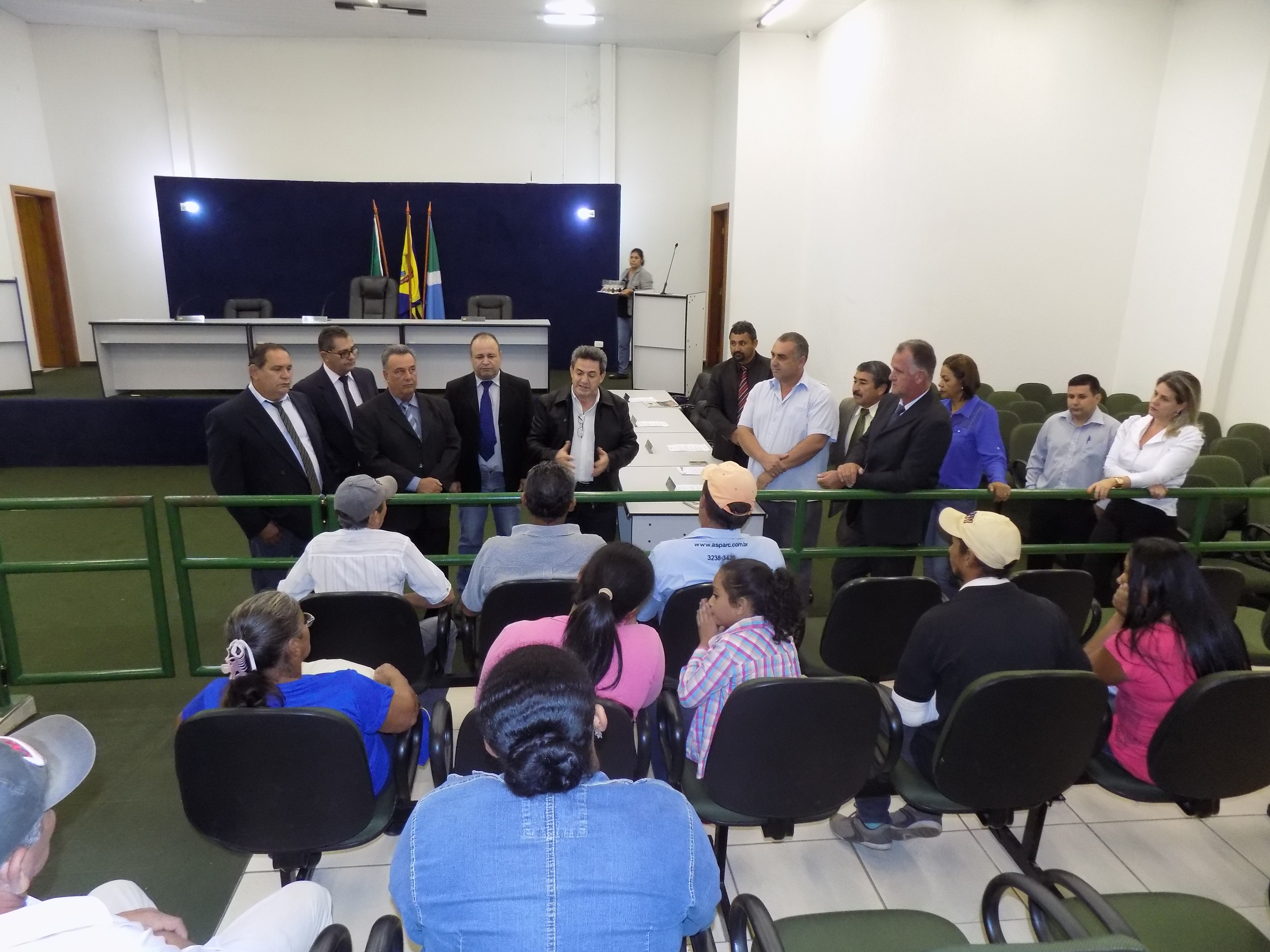 Vereadores reúnem-se com moradores do Bairro Vila Vitória